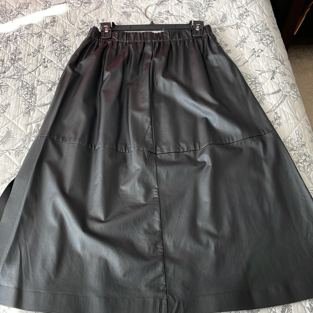 Faux leather maxi skirt - Picture 2 of 5